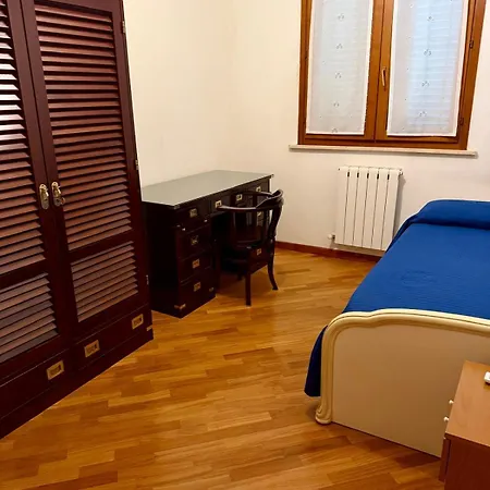 A Pochi Minuti A Piedi Dal Mare E Dal Centro *